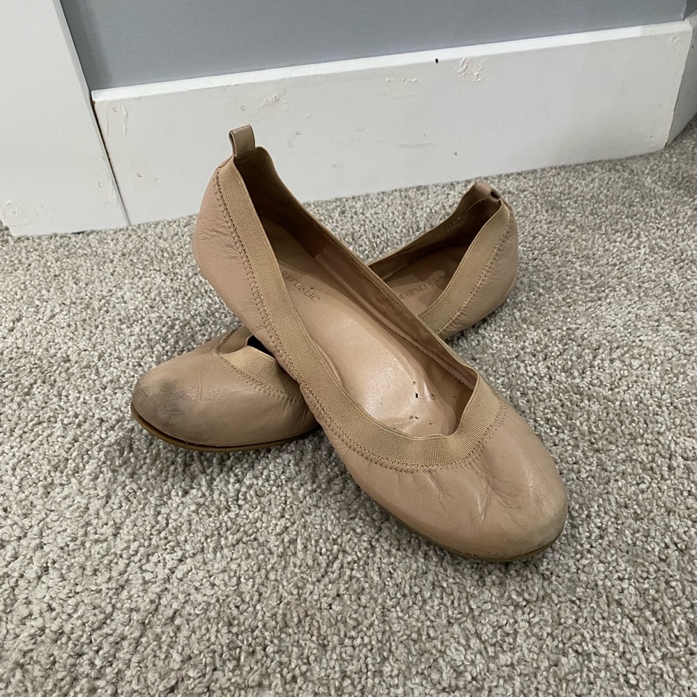 Banana Republic ballet flats